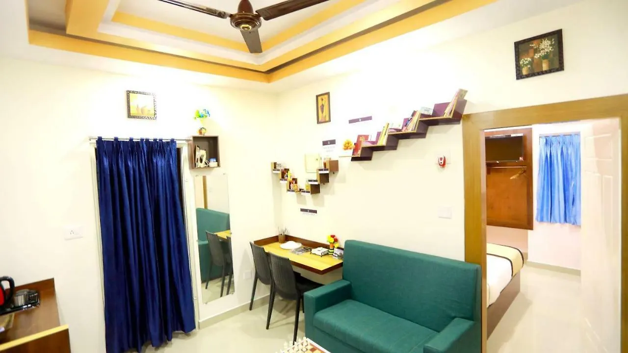 Base9 Cochin Airport Hotel Недумбассери Индия