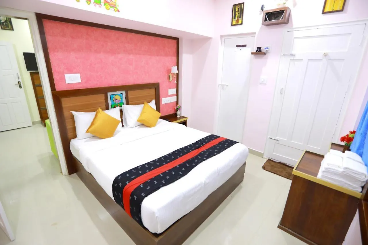 Base9 Cochin Airport Hotel Nedumbassery